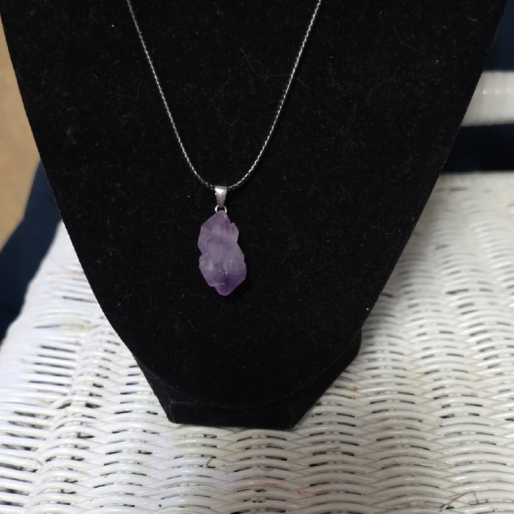 Elegant Purple Pendant Necklace